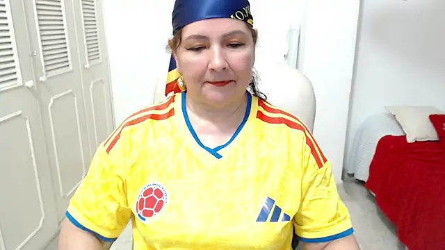 leonela 69 online show from June 18, 4:14 am