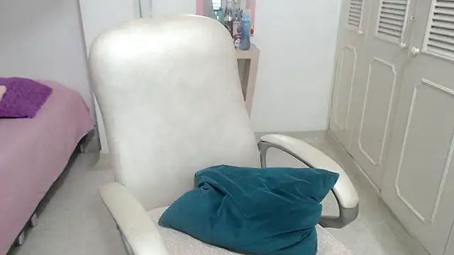 leonela 69 online show from July 3, 4:29 am