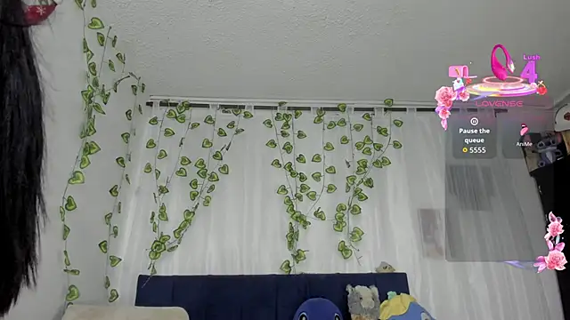 EmiliaRose  online show from June 17, 1:18 am