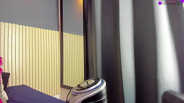 Aida-nicolle online show from November 30, 11:36 am