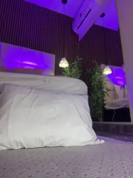 MelanieHillss online show from July 23, 4:42 am