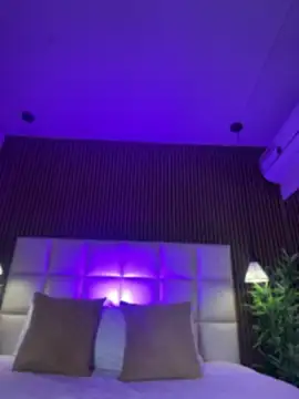 MelanieHillss online show from July 4, 4:41 am