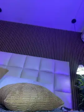 MelanieHillss online show from June 27, 5:41 am