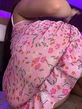 MelanieHillss online show from July 7, 6:47 am
