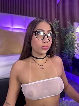 MelanieHillss online show from July 22, 4:35 am