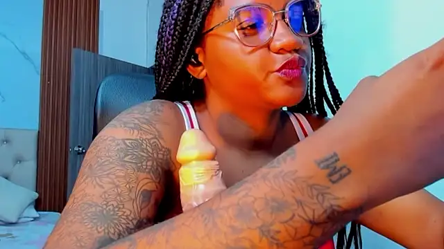 ZahraRose online show from January 9, 8:35 pm