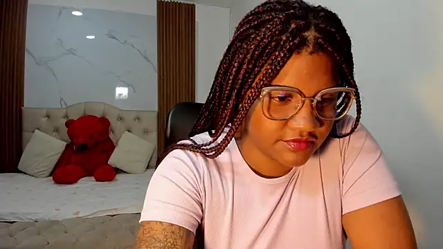 ZahraRose online show from March 3, 6:36 pm