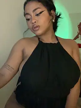 Snapshot of Dahiana_Giil chatting on October 21, 6:06 am Dahiana Giil online show from October 21, 6:06 am