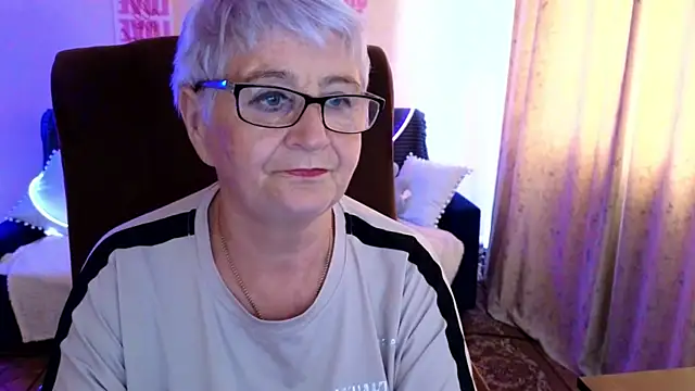 Sandra Snowflake online show from June 17, 12:06 pm