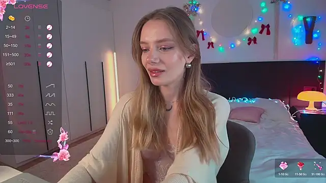 LunaticaBae online show from January 11, 4:50 am