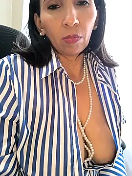 Mrsvictoriaaa online show from April 27, 9:56 pm