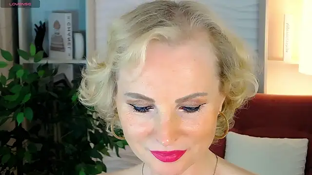 Snapshot of Sandra_Kind chatting on September 14, 6:00 am Sandra Kind online show from September 14, 6:00 am