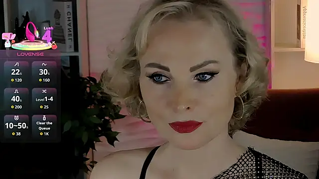 Snapshot of Sandra_Kind chatting on October 9, 6:17 am Sandra Kind online show from October 9, 6:17 am