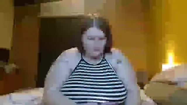 Snapshot of BubblyMoonie chatting on September 18, 2:10 am BubblyMoonie online show from September 18, 2:10 am