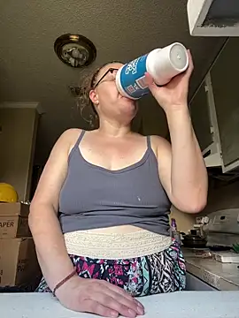 HTXBELLE online show from December 13, 8:26 pm