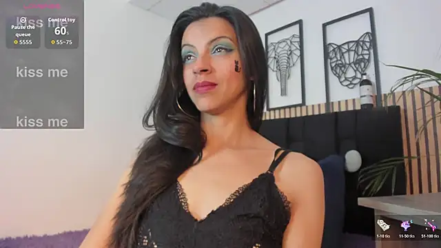 Snapshot of aitana_garcia_ chatting on October 21, 12:20 pm aitana garcia online show from October 21, 12:20 pm