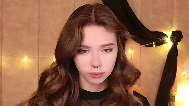 Snapshot of Sierra_Fane chatting on October 13, 6:27 am Sierra Fane online show from October 13, 6:27 am