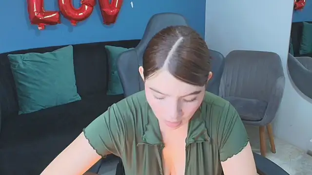 Zamira Taylor online show from February 21, 6:36 am