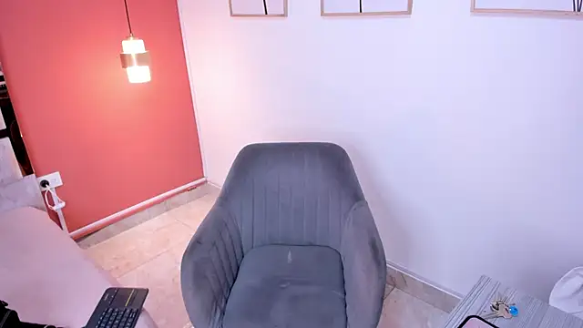 Zamira Taylor online show from June 25, 5:12 am