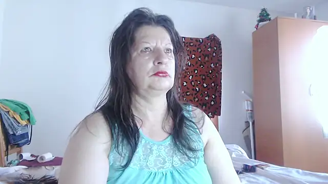 ExtasyMature online show from June 25, 5:45 am