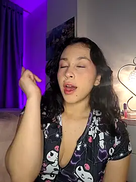 Snapshot of ammy_e chatting on September 19, 2:54 am ammy e online show from September 19, 2:54 am