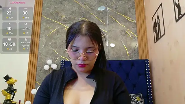 innocenthazel online show from July 28, 2:53 am