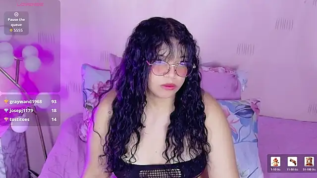 innocenthazel online show from July 8, 7:32 am