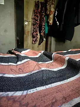 sharnjit299 online show from September 26, 3:37 am