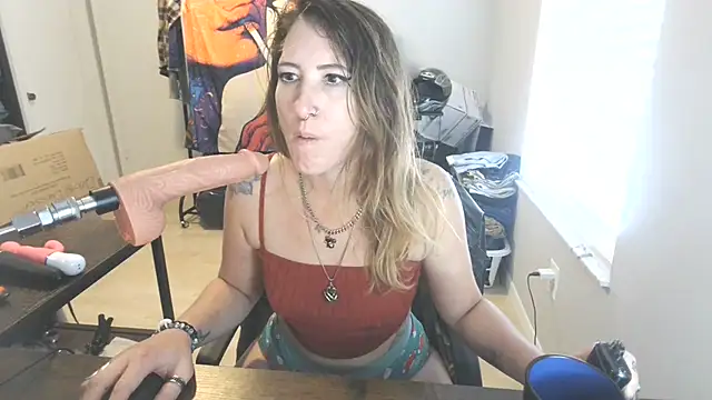 Snapshot of M3TAA chatting on October 24, 9:33 pm M3TAA online show from October 24, 9:33 pm