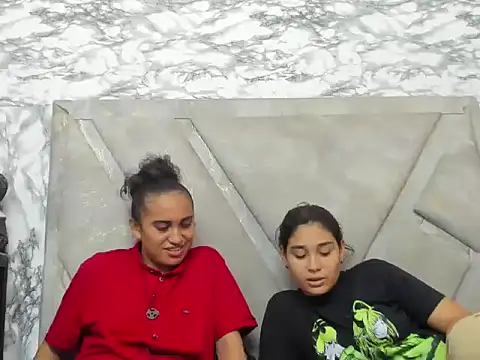 Snapshot of ElizaAndQuisha chatting on October 4, 1:28 pm ElizaAndQuisha online show from October 4, 1:28 pm