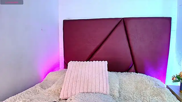 Lexi Howard  online show from July 7, 6:47 am