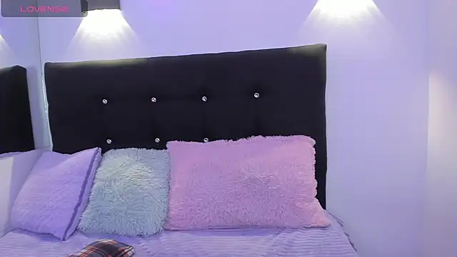 Anniie  Evans online show from September 26, 3:53 pm