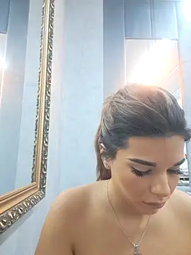 Bella Posh online show from November 4, 5:45 am