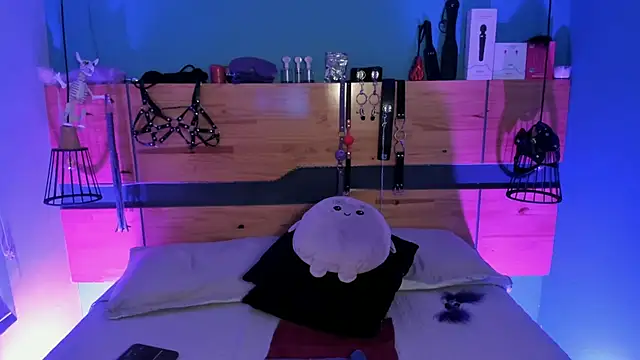ChloeAllennn online show from July 24, 11:30 am