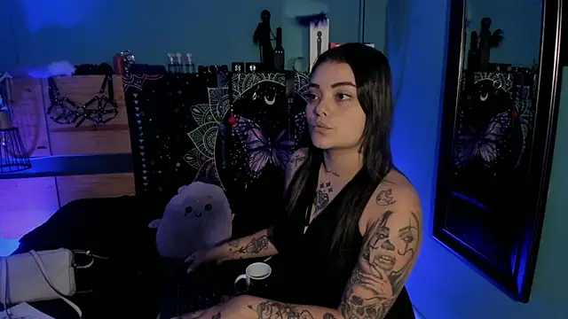 ChloeAllennn online show from June 21, 3:38 pm