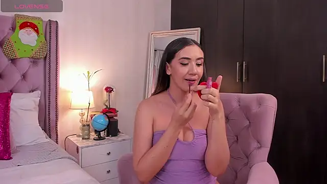 natashaleightt online show from November 30, 2:49 am