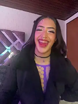 Snapshot of MichelleDiaz_Pink chatting on October 20, 8:34 pm MichelleDiaz Pink online show from October 20, 8:34 pm