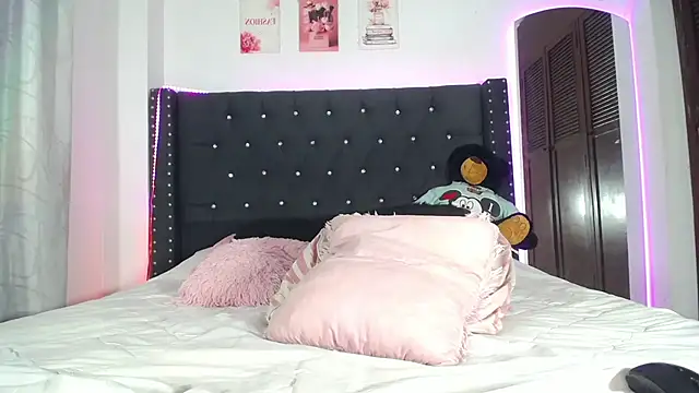 AprilHotty online show from July 18, 10:34 pm