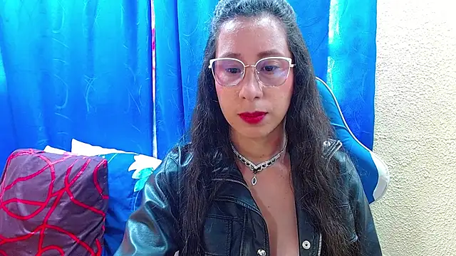 Gia leinn online show from July 15, 3:06 pm