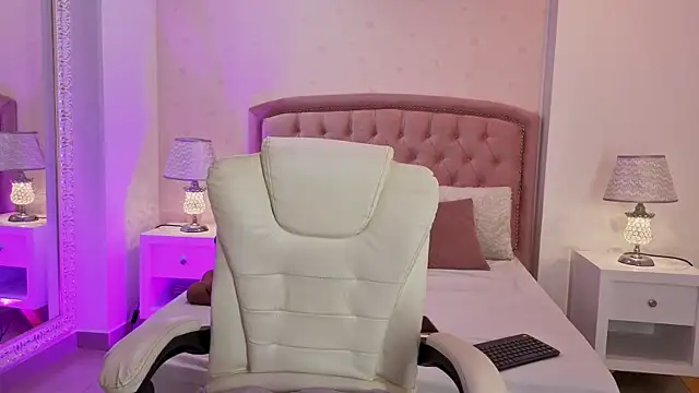 ChloeMoon9 online show from July 14, 1:27 pm