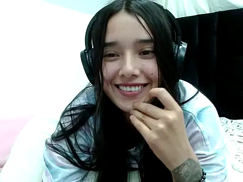 Snapshot of _luna_777 chatting on October 20, 12:24 am luna 777 online show from October 20, 12:24 am