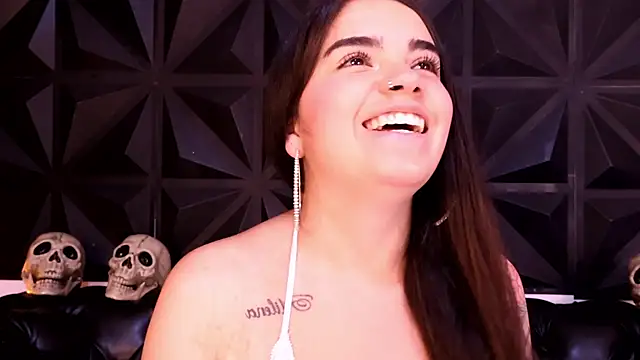 Snapshot of DaphneGlas chatting on October 20, 1:03 pm DaphneGlas online show from October 20, 1:03 pm