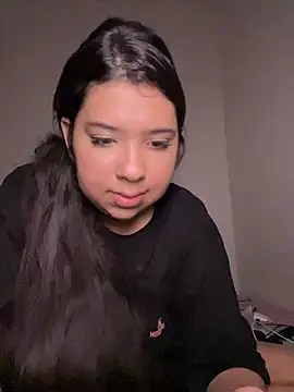 KiaraCut online show from May 23, 3:49 am