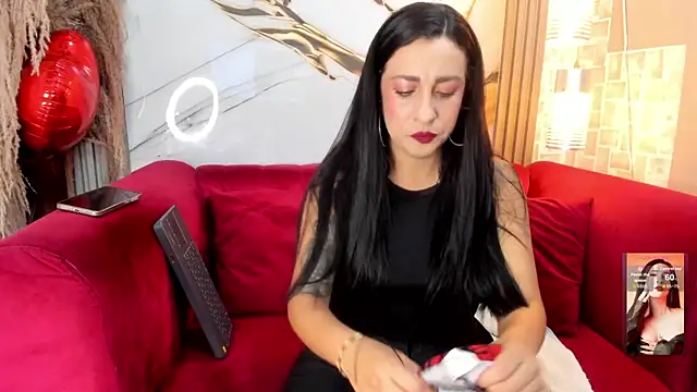 Bella williamss  online show from May 15, 8:33 pm