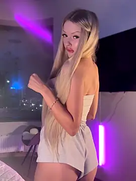 Snapshot of AngelicaaHeaven chatting on September 28, 7:30 pm AngelicaaHeaven online show from September 28, 7:30 pm