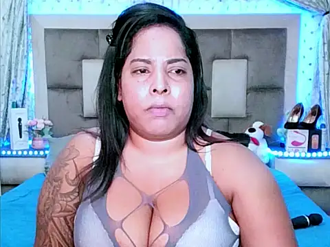 Snapshot of indiantopaz694u chatting on September 13, 5:15 am indiantopaz694u online show from September 13, 5:15 am