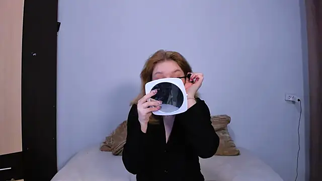 LaseyMoon online show from September 15, 1:36 am