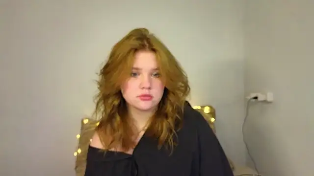 LaseyMoon online show from February 7, 3:27 pm