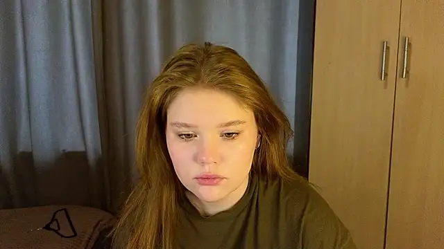 LaseyMoon online show from March 10, 5:00 am