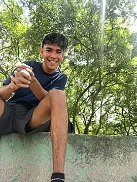 Snapshot of twinks_28 chatting on September 28, 4:12 pm twinks 28 online show from September 28, 4:12 pm